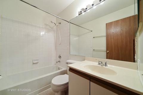 1692 Pebble Beach Cir, Elgin, IL 60123 photo 9