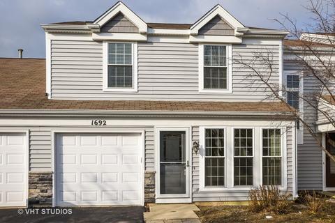 1692 Pebble Beach Cir, Elgin, IL 60123 photo 1