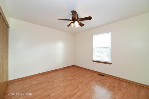1692 Pebble Beach Cir, Elgin, IL 60123 photo 8