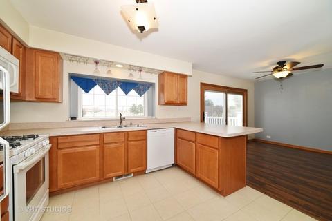 1692 Pebble Beach Cir, Elgin, IL 60123 photo 3