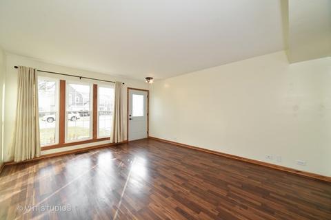 1692 Pebble Beach Cir, Elgin, IL 60123 photo 2