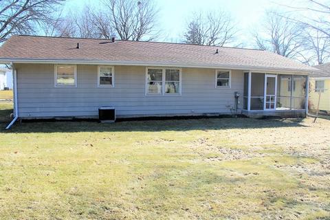 407 Park Ct, Morrison, IL 61270 photo 2