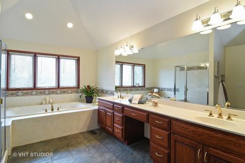 271 Mcwalter Dr, Roselle, IL 60172 photo 13