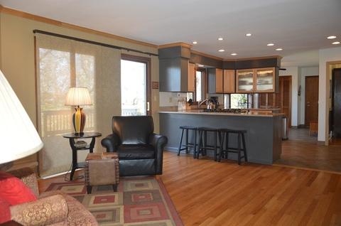 1116 Forest Dr, Elgin, IL 60123 photo 2