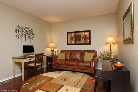 291 Garden Dr, Elgin, IL 60124 photo 2