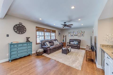 341 S Hickory Ave, Bartlett, IL 60103 photo 12