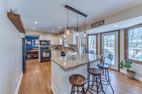 341 S Hickory Ave, Bartlett, IL 60103 photo 9