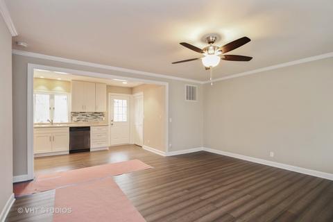 1807 Beechnut Dr, Holiday Hills, IL 60051 photo 4