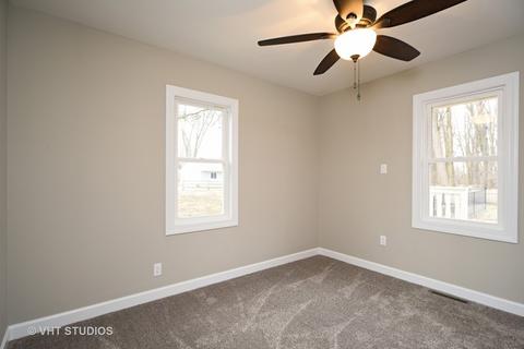 1807 Beechnut Dr, Holiday Hills, IL 60051 photo 8