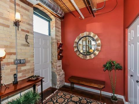 644 Congdon Ave, Elgin, IL 60120 photo 2