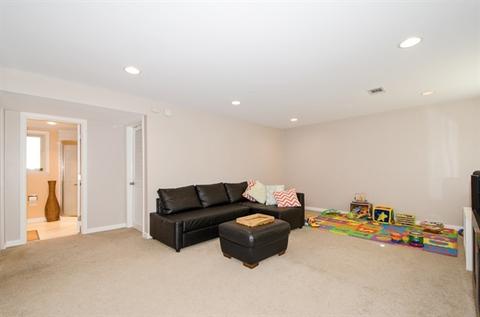 700 Devonshire Dr, Des Plaines, IL 60018 photo 11