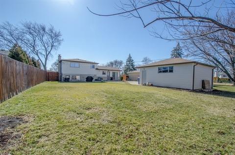700 Devonshire Dr, Des Plaines, IL 60018 photo 18