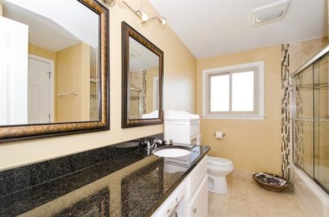 700 Devonshire Dr, Des Plaines, IL 60018 photo 16