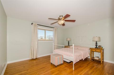 700 Devonshire Dr, Des Plaines, IL 60018 photo 13