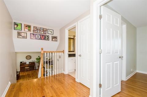 700 Devonshire Dr, Des Plaines, IL 60018 photo 12