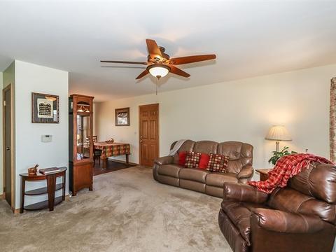1237 Countryside Dr, Elgin, IL 60123 photo 2