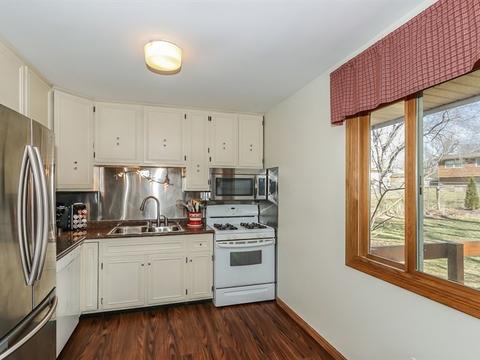 1237 Countryside Dr, Elgin, IL 60123 photo 8