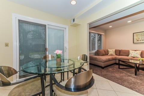 1415 Chartres Dr #E1, Northbrook, IL 60062 photo 12