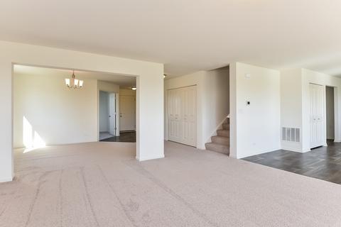 1337 Crest Dr, Pingree Grove, IL 60140 photo 7