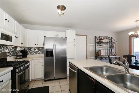 560 Timber Dr, Harvard, IL 60033 photo 5