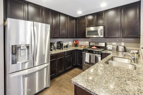 300 Devoe Dr, Oswego, IL 60543 photo 4