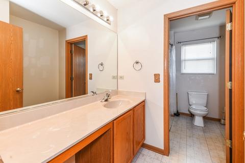 5903 Lake Pointe Dr, Plainfield, IL 60586 photo 11