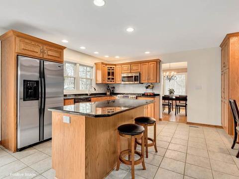 305 Browning Ct, Wheaton, IL 60189 photo 6