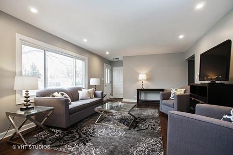 740 Ash Rd, Hoffman Estates, IL 60169 photo 3