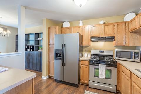 1237 Hathaway Cir, Elgin, IL 60120 photo 4