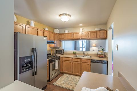 1237 Hathaway Cir, Elgin, IL 60120 photo 5