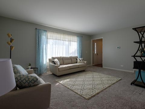 542 Shenandoah Trl, Elgin, IL 60123 photo 3
