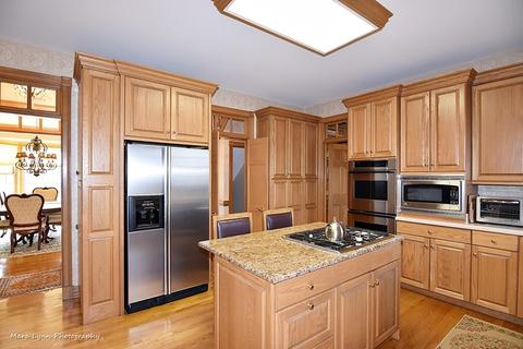 1640 Eagle Brook Dr, Geneva, IL 60134 photo 8