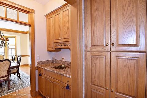 1640 Eagle Brook Dr, Geneva, IL 60134 photo 9