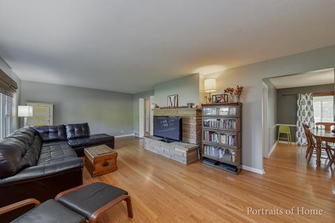 426 W Elm St, Wheaton, IL 60189 photo 3