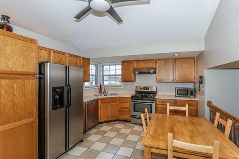 980 Georgian Pl, Bartlett, IL 60103 photo 4
