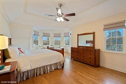 903 Queens Ln, Glenview, IL 60025 photo 14