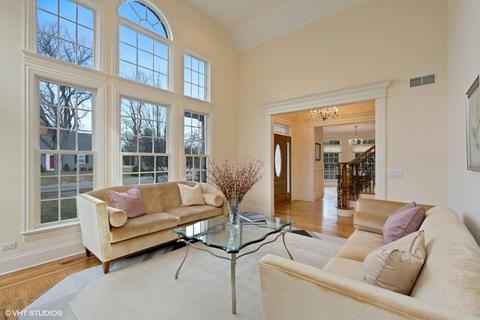 903 Queens Ln, Glenview, IL 60025 photo 4