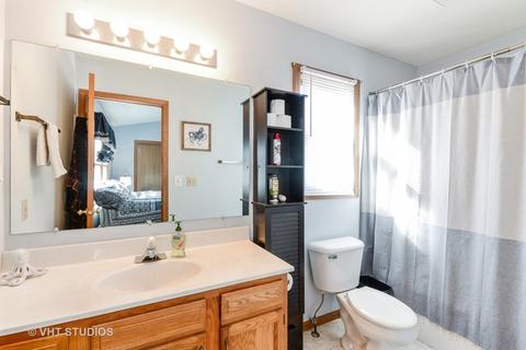 702 Cedar Ln, Genoa, IL 60135 photo 5