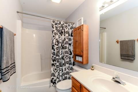 702 Cedar Ln, Genoa, IL 60135 photo 9