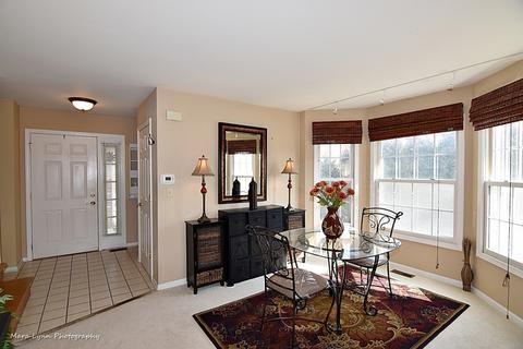521 Shagbark Dr, Elgin, IL 60123 photo 7