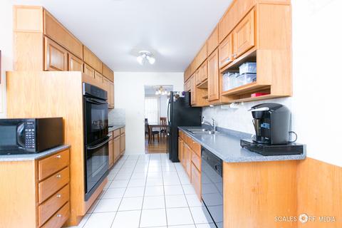 740 Cochise St, Hoffman Estates, IL 60169 photo 3