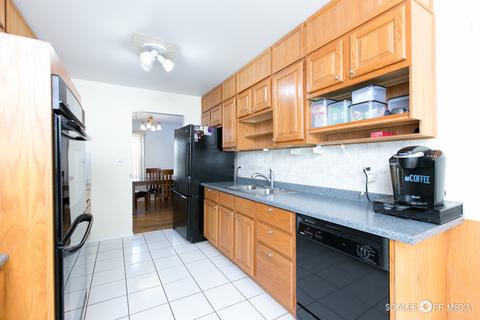 740 Cochise St, Hoffman Estates, IL 60169 photo 4