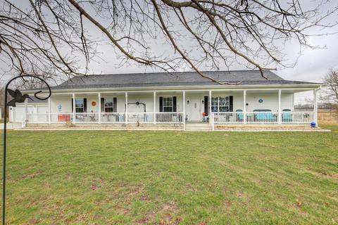 408 E Main St, Camargo, IL 61919 photo 2