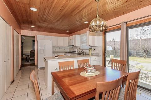 1166 Lexington Dr, Bartlett, IL 60103 photo 7