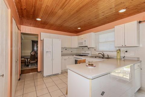 1166 Lexington Dr, Bartlett, IL 60103 photo 8