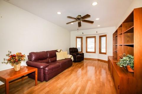 660 Ash Rd, Hoffman Estates, IL 60169 photo 10