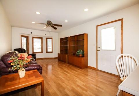 660 Ash Rd, Hoffman Estates, IL 60169 photo 12