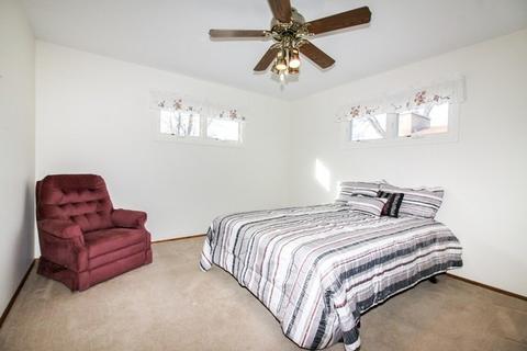 660 Ash Rd, Hoffman Estates, IL 60169 photo 17