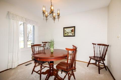 660 Ash Rd, Hoffman Estates, IL 60169 photo 6