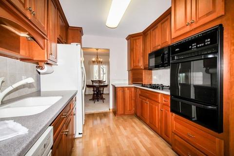 660 Ash Rd, Hoffman Estates, IL 60169 photo 7